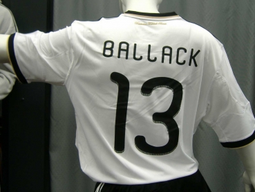 Das DFB Home Trikot WM 2010 mit Nr.13 Ballack